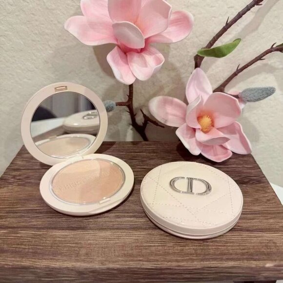 NWOT Dior Forever Couture Luminizer - Limited Edition  001 NUDE RIVERA - Picture 1 of 4